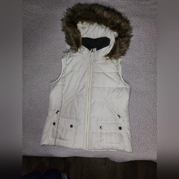 Cold Water Creek , White , Faux Fur , Vest Jacket - Picture 13 of 16